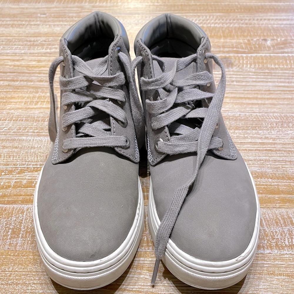 Timberland tennis shoes gray size 6